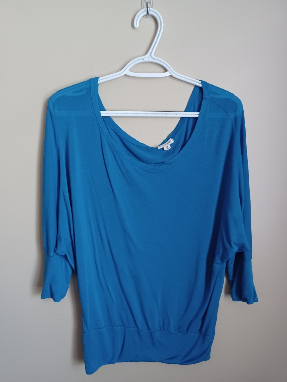 Women's Size M Zenana Outfitters Blue Rayon Spandex 3/4 Sleeve Thin Shirt Top